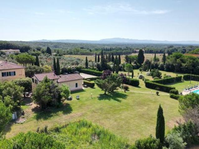 Casale in vendita a Cecina