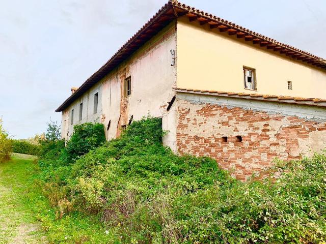 Casale in vendita a Cerreto Guidi in Da ristrutturare composto da 12vani