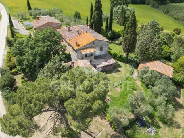 Casale in vendita a Cetona, Piazze
