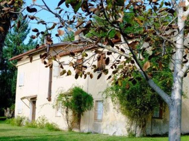 Casale in vendita a Colli al Metauro