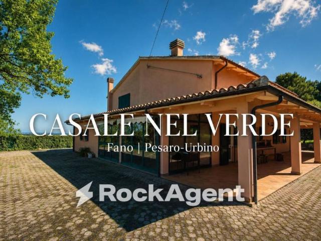 Casale in vendita a Fano, Caminate