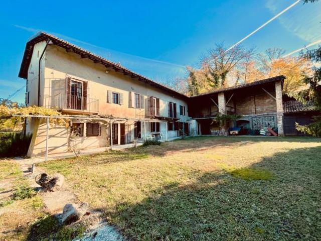 Casale in vendita a Farigliano