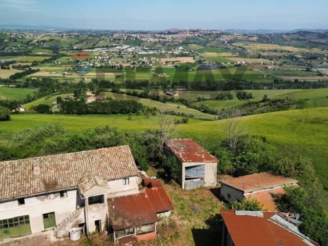 Casale in vendita a Fermo