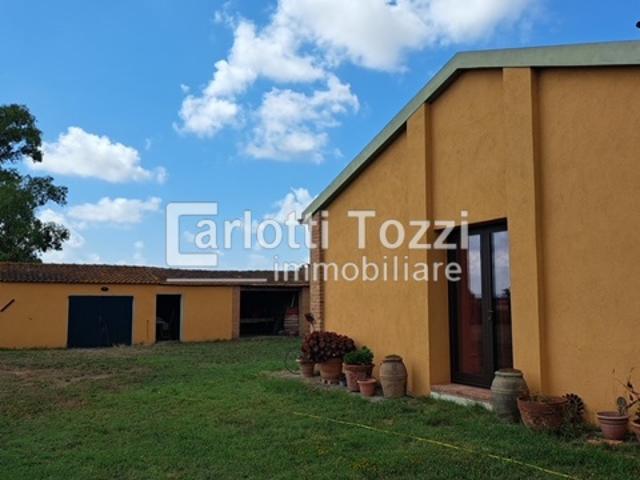 CASALE in VENDITA a GROSSETO POLLINO di 10 vani