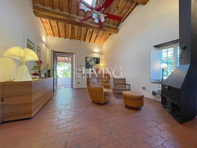 Casale in vendita a Lucca via per Camaiore, 5676, Mutigliano Torre