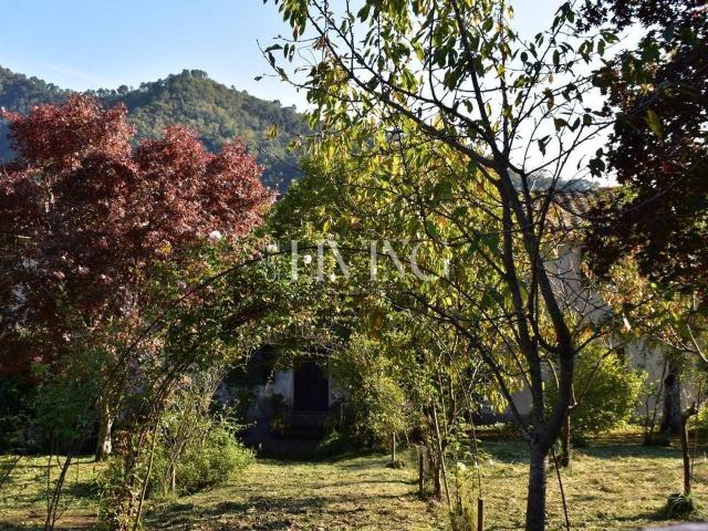Casale in vendita a Lucca
