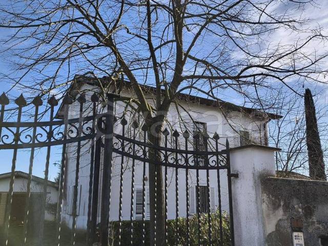 Casale in vendita a Latina via Ubaldo Zani, 20, Quartiere Europa