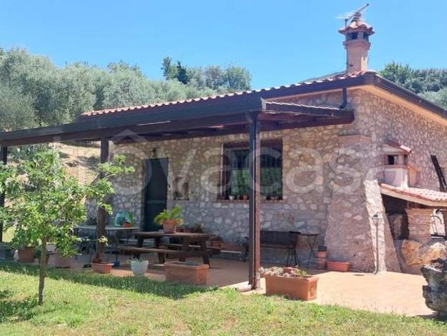Casale in vendita a Palombara Sabina strada dei Salici, 10