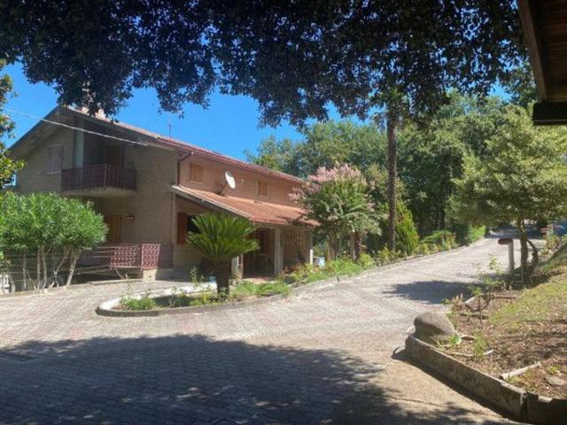 Casale in vendita a Pesaro