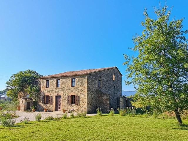 Casale in vendita a Perugia