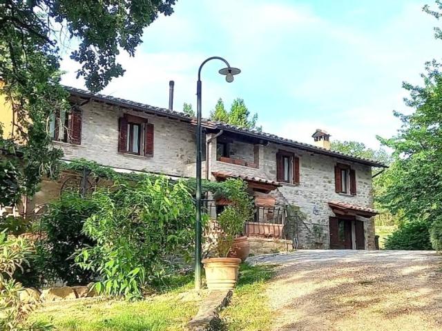Casale in vendita a Perugia, Casa del diavolo
