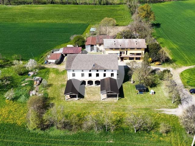 Casale in vendita a Reggio Emilia