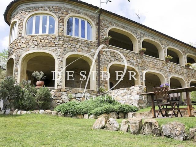 CASALE in VENDITA a ROCCASTRADA MONTEMASSI di 25 vani