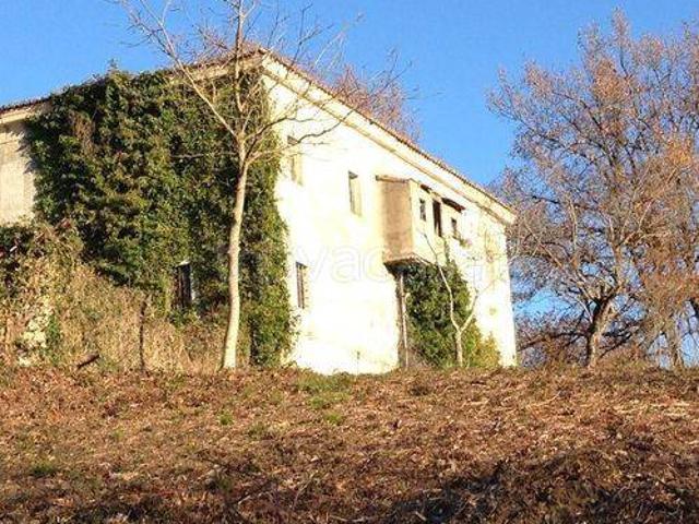 Casale in vendita a Rocchetta a Volturno