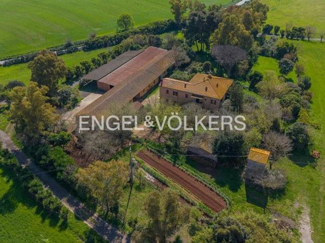 Casale in vendita a Roma