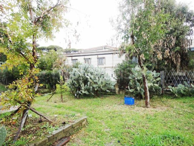 Casale in vendita a Roma via Giovanni Neper, Casal Lumbroso