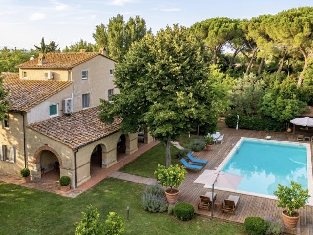CASALE in VENDITA a SCARLINO di 3 vani