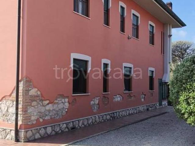 Casale in vendita a Sermoneta