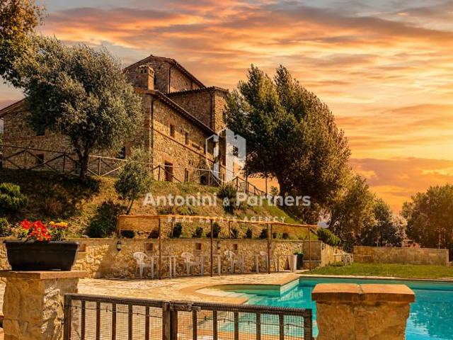Casale in vendita a Todi