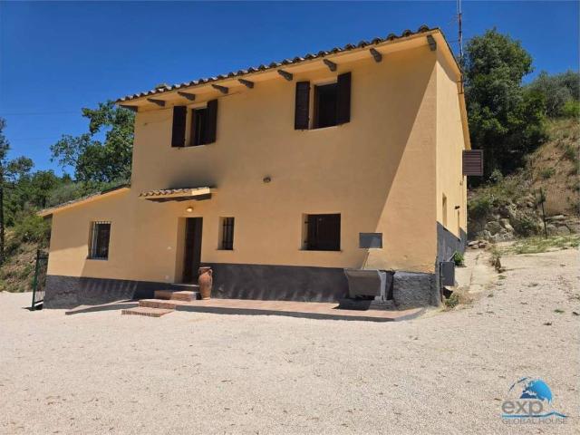 Casale in vendita a Torgiano