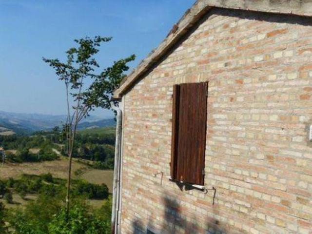 Casale in vendita a Urbino via Bocca Trabaria