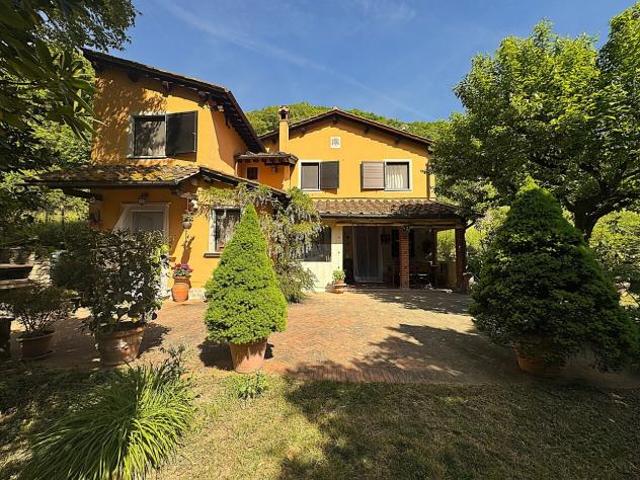 Casale in vendita a Vaiano