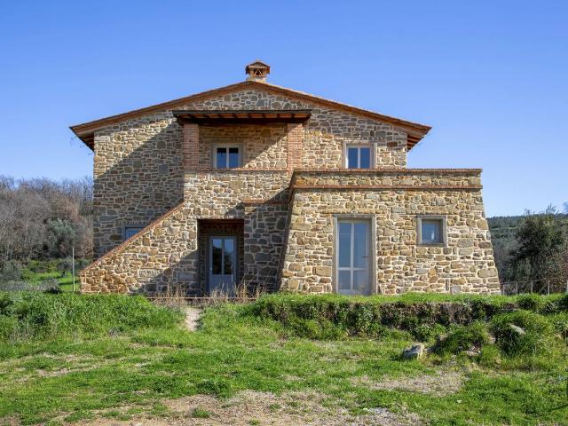 CASALE in VENDITA a VINCI vinci di 9 vani