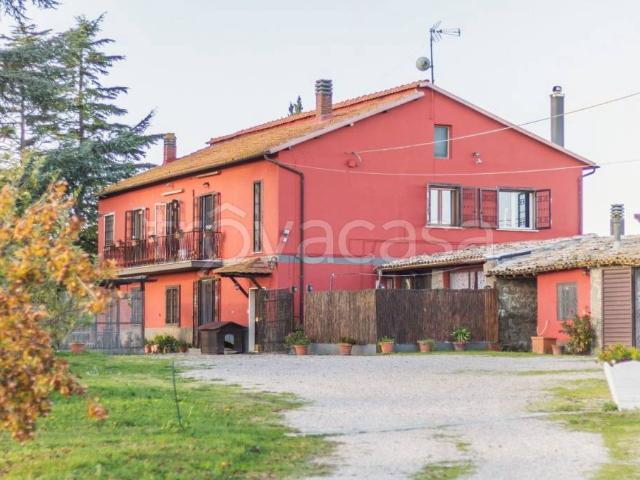 Casale in vendita a Viterbo, Monterazzano