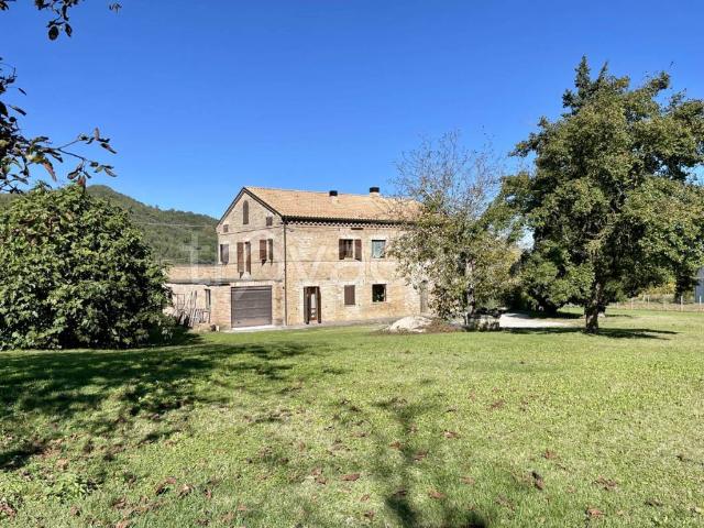 Casale in vendita ad Amandola