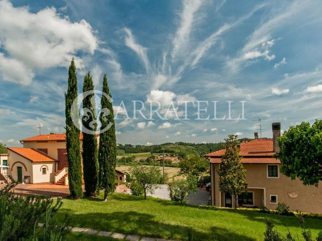 Casale in vendita Firenze, Italia