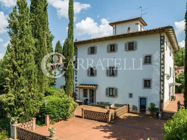 Casale in vendita Reggello, Toscana