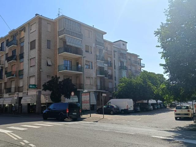 Casale Monferrato, affittasi appartamento NON ARREDATO con due camere da letto