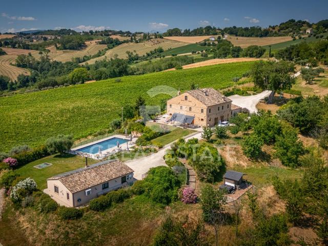 Casale Merav 600m² Servigliano