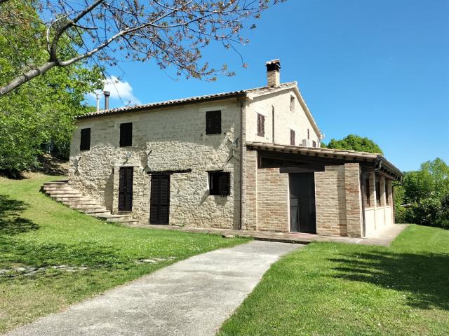 Casale pietra panoramico 300mq 5Ha Cupramontana 372m² Cupramontana