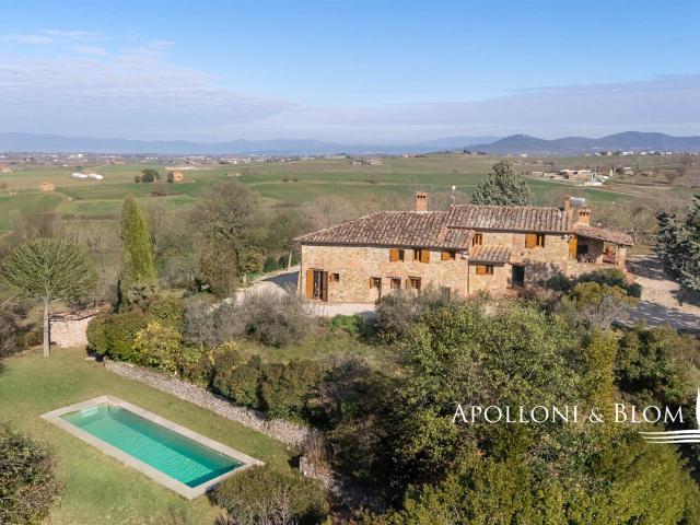 Casale ristrutturato con piscina e uliveto Paciano 396m² Paciano
