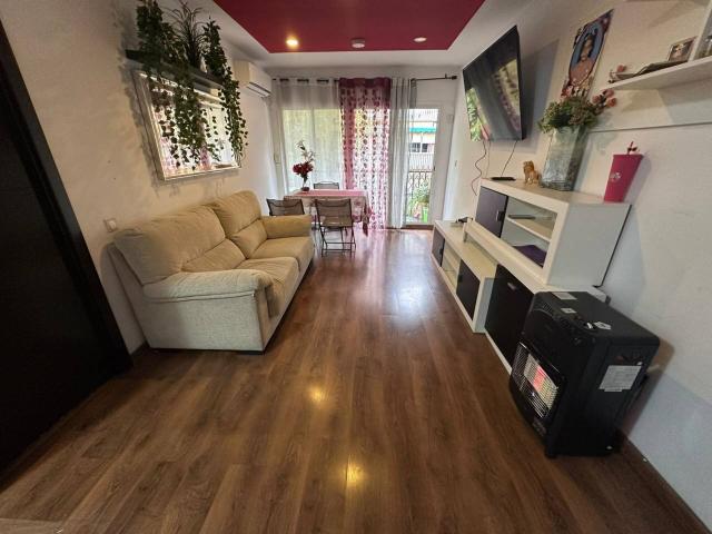 CASALIA presenta: Piso en Venta en Parla Zona Reyes
