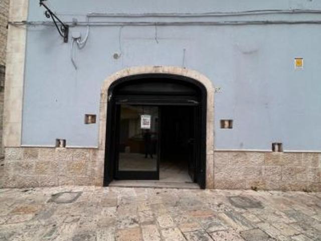 Casamassima Ampio Locale Commerciale di 100 mq in Posizione Strategica