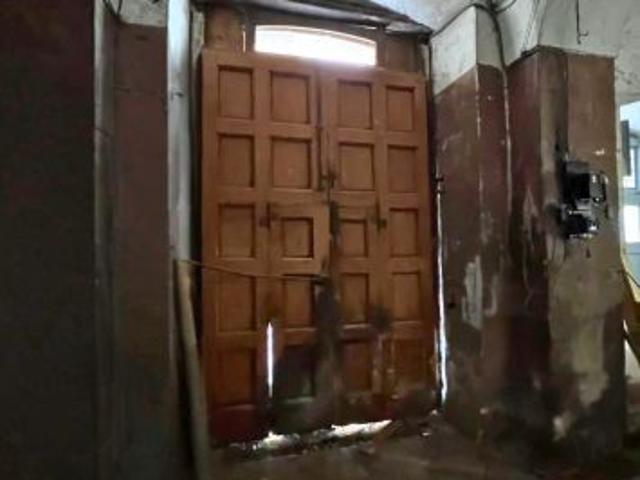 Casamassima: Locale doppio ingresso in zona centralissima