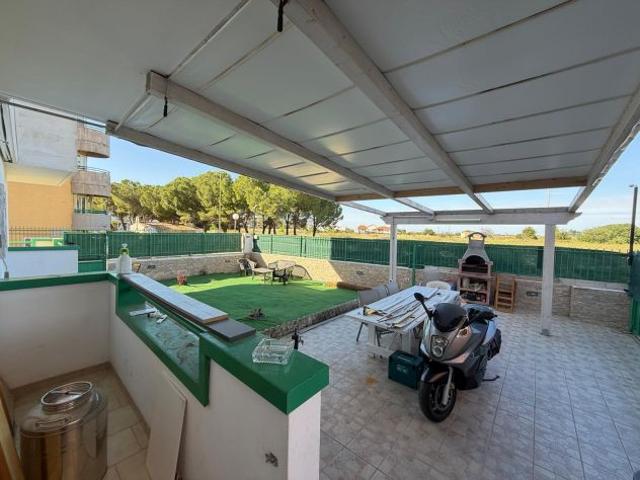 Casamassima: Quadrivani con giardino privato