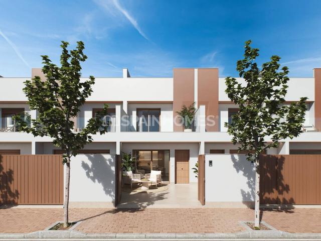 Casas adosadas con piscina y terraza en San Pedro del Pinatar