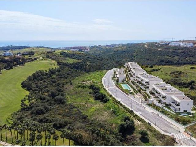 CASAS ADOSADAS EN ESTEPONA GOLF DE OBRA NUEVA
