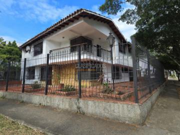 Casas, Alquiler, La Flora