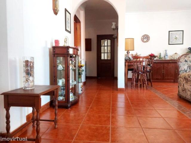 Andar de Moradia T3 para Venda na Charneca da Caparica