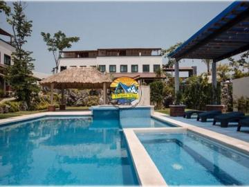 Casas con alberca y roof garden con jacuzzi, excelentes acabados