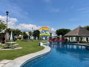 Casas con alberca, roof garden, cocineta, closets y canceles