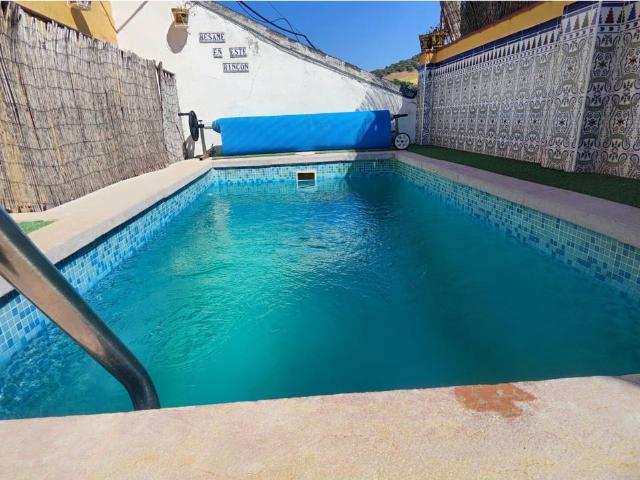 Casas de campo con terreno entre Almogía y Casabermeja