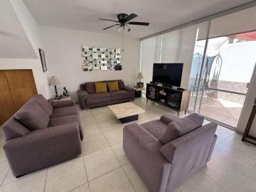 CASAS EN VENTA EN AGUASCALIENTES NORPONIENTE EN LA QUERENCIA 304 EN ESQUINA