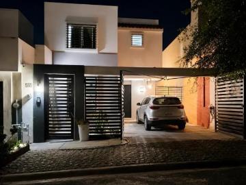 Casas en Venta en Las Lomas