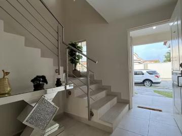Casas en alquiler en Versalles | Se alquila amplia casa de 4 recámaras, dem, 2.5 baños, CBE, amplio jardín 4 recámaras por USD 2600.00