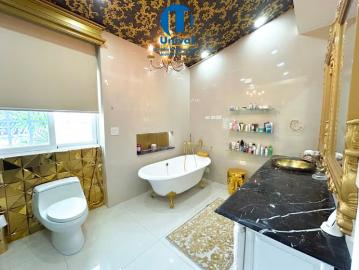 Casas en alquiler en Altos de Golf | Casa Amoblada en Alquiler en Altos del Golf 5 recámaras por USD 6500.00